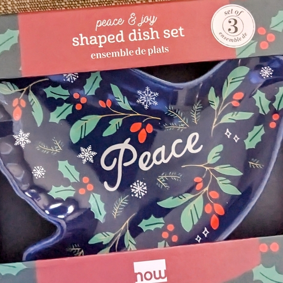 NEW Holiday Shaped Ceramic Serveware - Picture 6 of 7